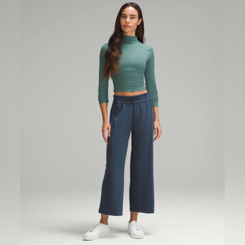 Lululemon Softstreme Mid-Rise Wide-Leg Cropped Pant 25"